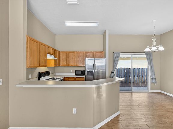 Kitchen counter & bar