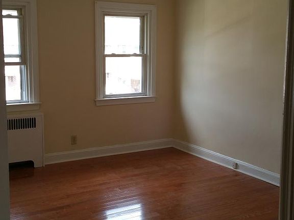 3rd image of 228 Wynnewood Ave