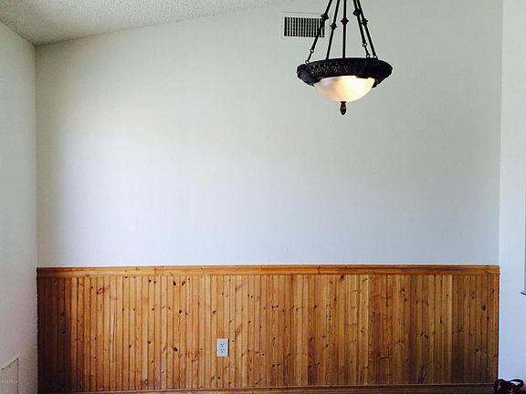 3rd image of 4507 E Briarwood Ter