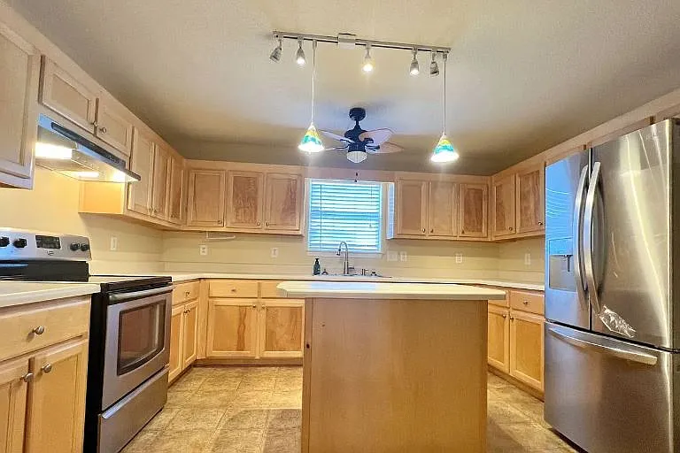 8907 Longmont Way — Photo 7