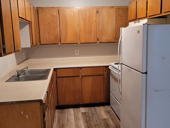 4th image of 808 N Lincoln St #810-3