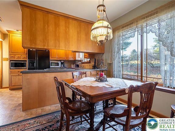 4th image of 77 Uhlerstown Hill Rd