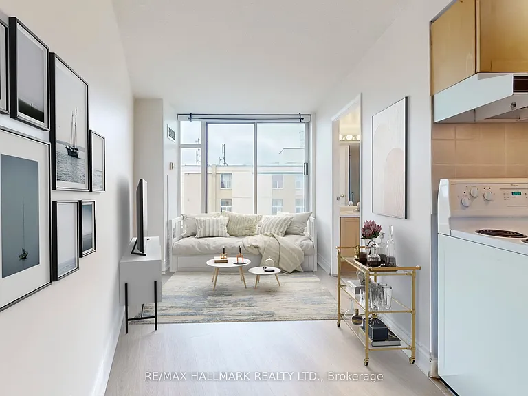 650 Queens Quay W #1121 — Photo 1