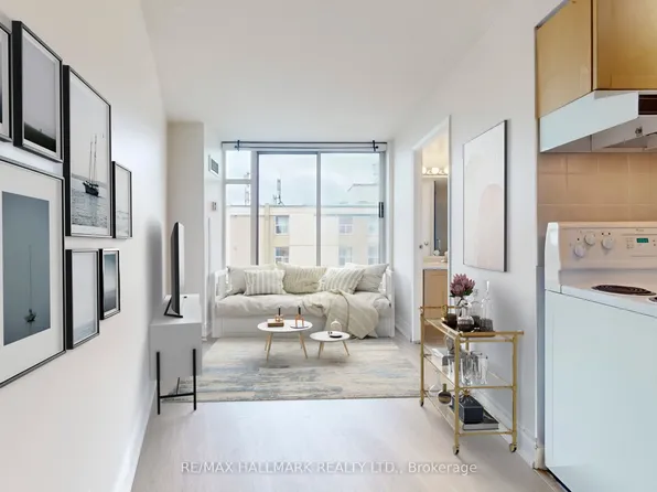 650 Queens Quay W #1121, Toronto, ON M5V 3N2