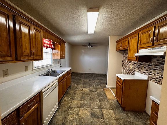 5th image of 110 College St