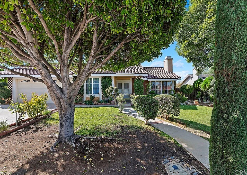 1st image of 25685 Vespucci Ave