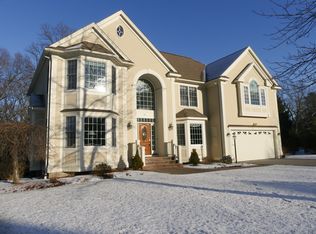 35 Thistle Rd, North Andover, MA 01845