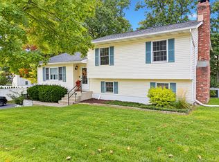 14 Red Oak Ter, Newburgh, NY 12550