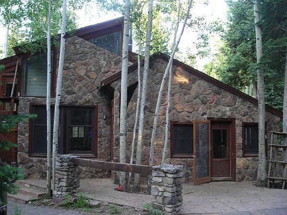 5th image of 707 Fox Farm Rd
