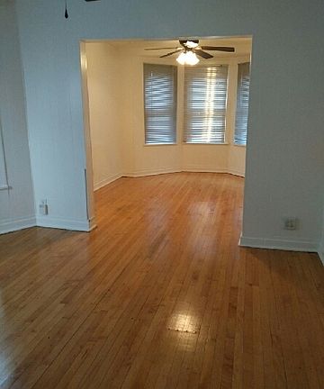3rd image of 3129 N Richmond St #2