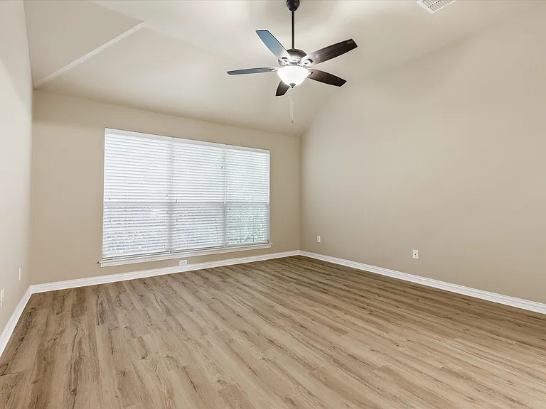 1725 Brookview Dr — Photo 6