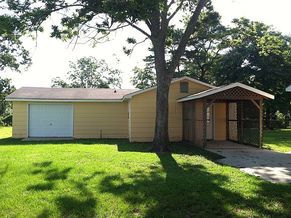 Entertainment Room / Garage