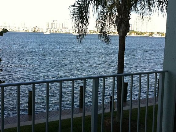 4th image of 16546 NE 26th Ave APT 2E