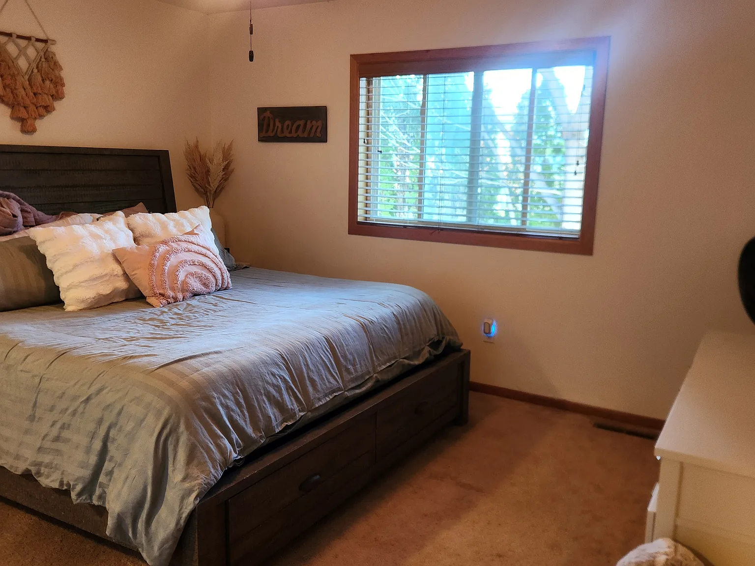 3 bed, 1775 sqft, $1,895 — Photo 1
