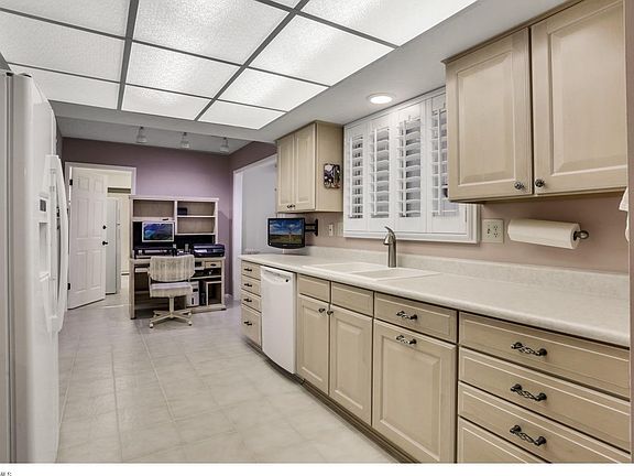 4th image of 18418 N 129th Ave