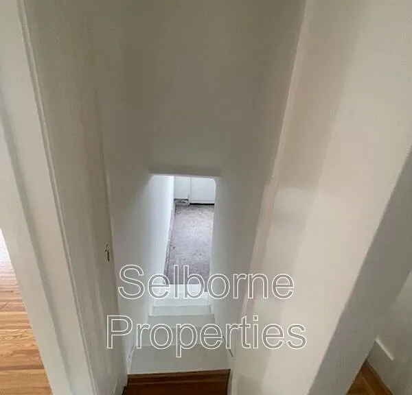 1424 E 20th St — Photo 50