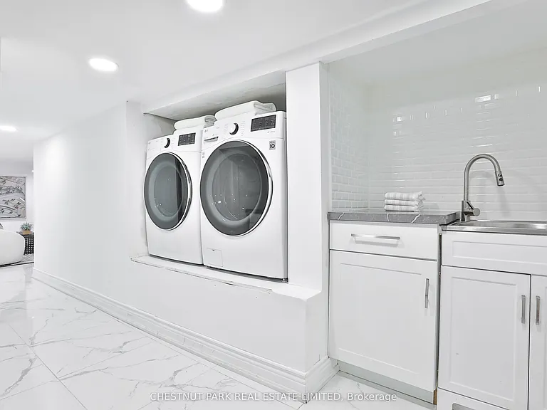 1341 Dupont St — Photo 29
