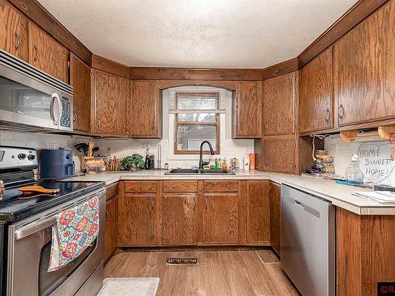 5th image of 515 W 2nd St
