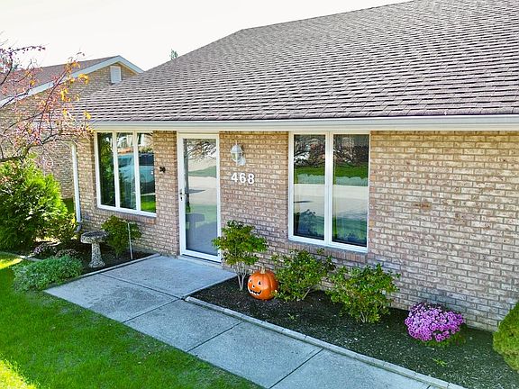 3rd image of 468 Patricia Dr