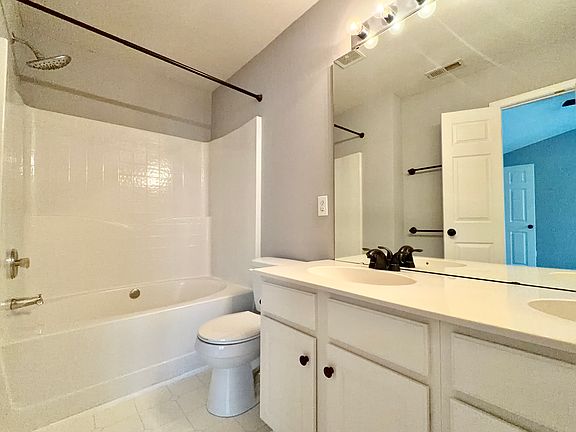 4th image of 2754 Thornbush Ct