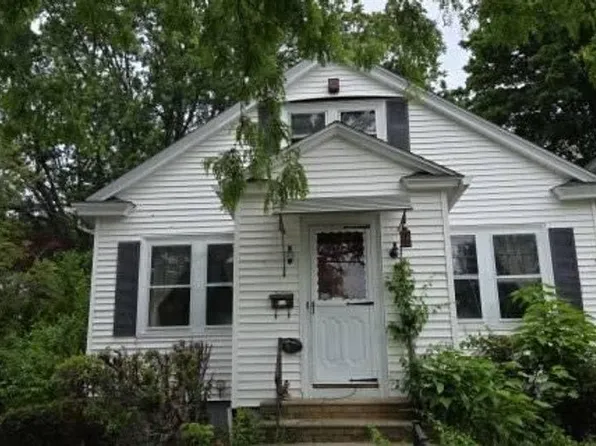 15 Higgins Ave, Providence, RI 02908
