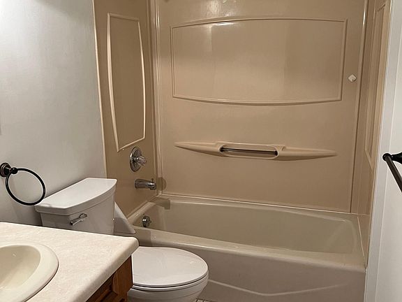 5th image of 7282 Shawnee Rd APT 3