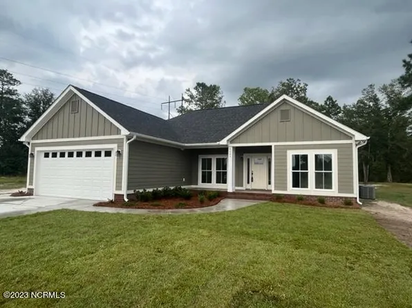 4061 Clearwell Drive NE, Leland, NC 28451