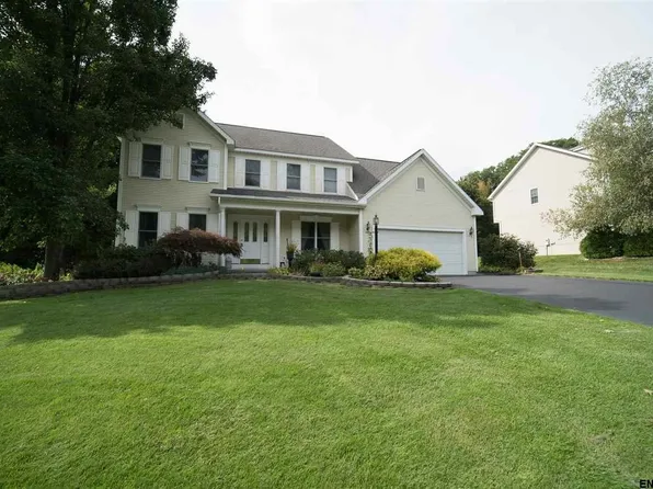 68 Brendan Ln, Niskayuna, NY 12309