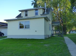 124 3rd St SE, Blooming Prairie, MN 55917