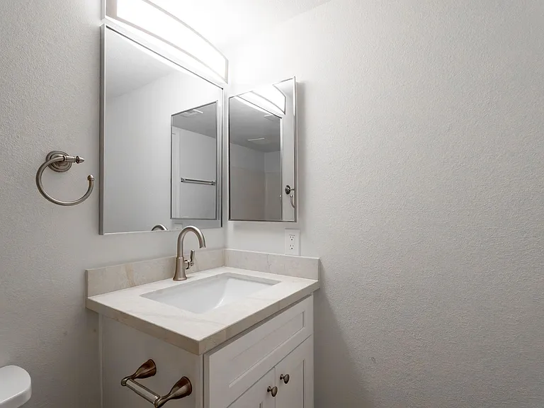5158 S Jones Blvd #203 — Photo 13