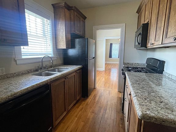 4th image of 224 Park Ave APT G