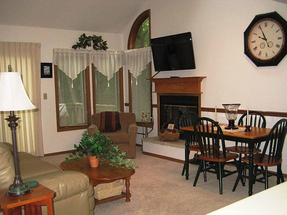 3rd image of 10 Spring Creek Ln