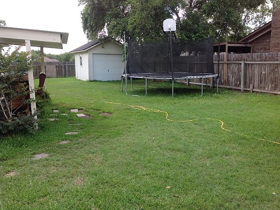 4th image of 102 Crockett Dr