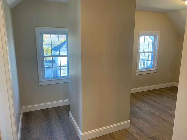 129 Kenoza Ave — Photo 21