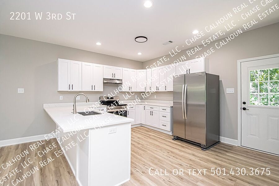 1st image of 2201 W 3rd St