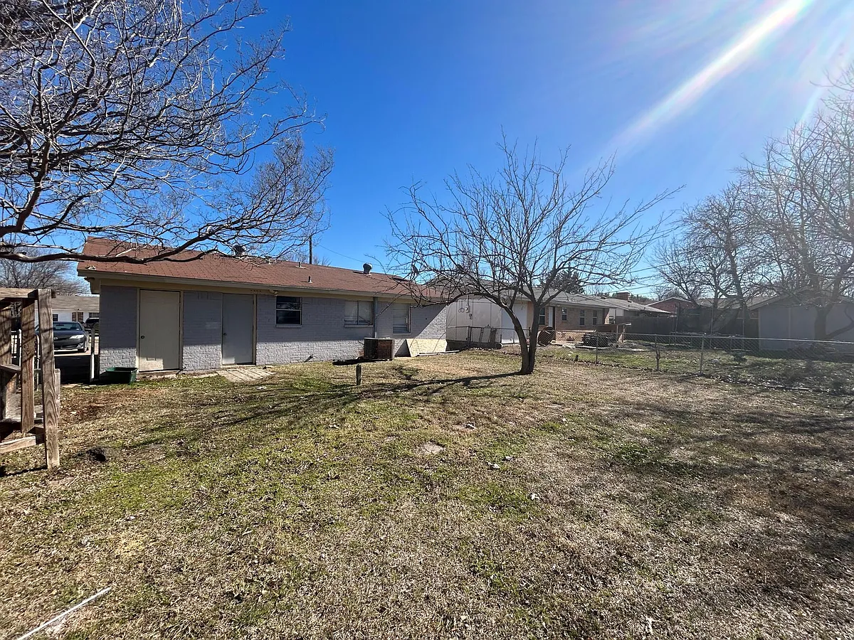 Building Photo - 1101 Tensley Dr