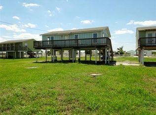 2018 S Doughty St, Rockport, TX 78382