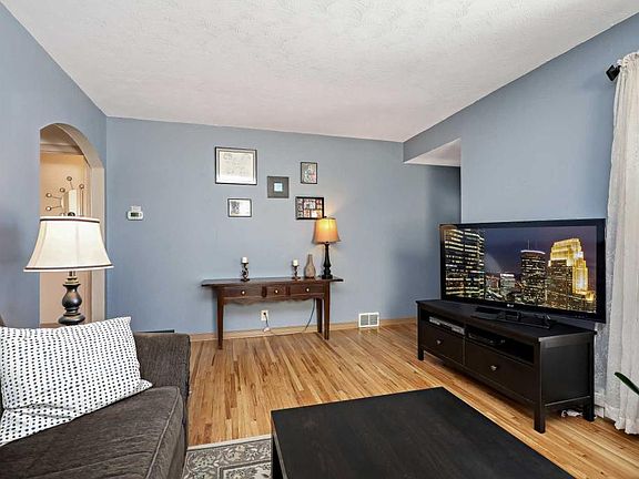 5th image of 1154 Kingsford St