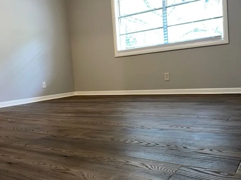 2524 W Hillsboro St — Photo 31