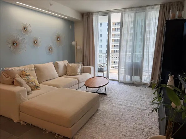 801 Brickell Key Blvd, Miami, FL