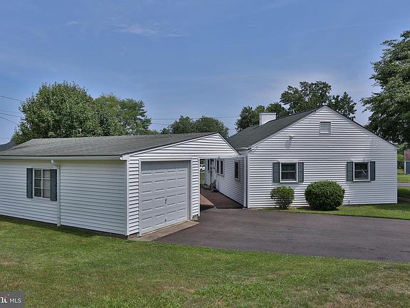 2nd image of 100 Bedford Rd