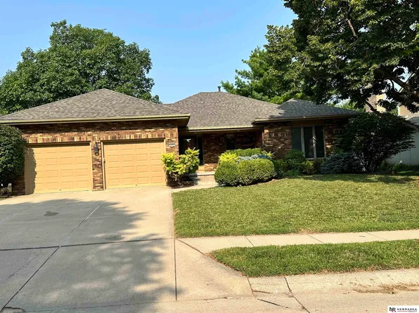 6404 S 107th St, Omaha, NE 68127