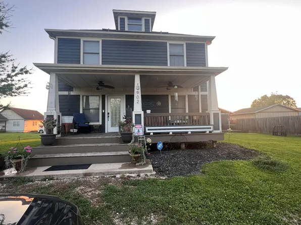 902 Peach Orchard St, Cole Camp, MO 65325