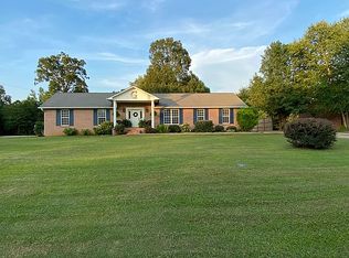 411 River Oaks Dr, New Johnsonville, TN 37134