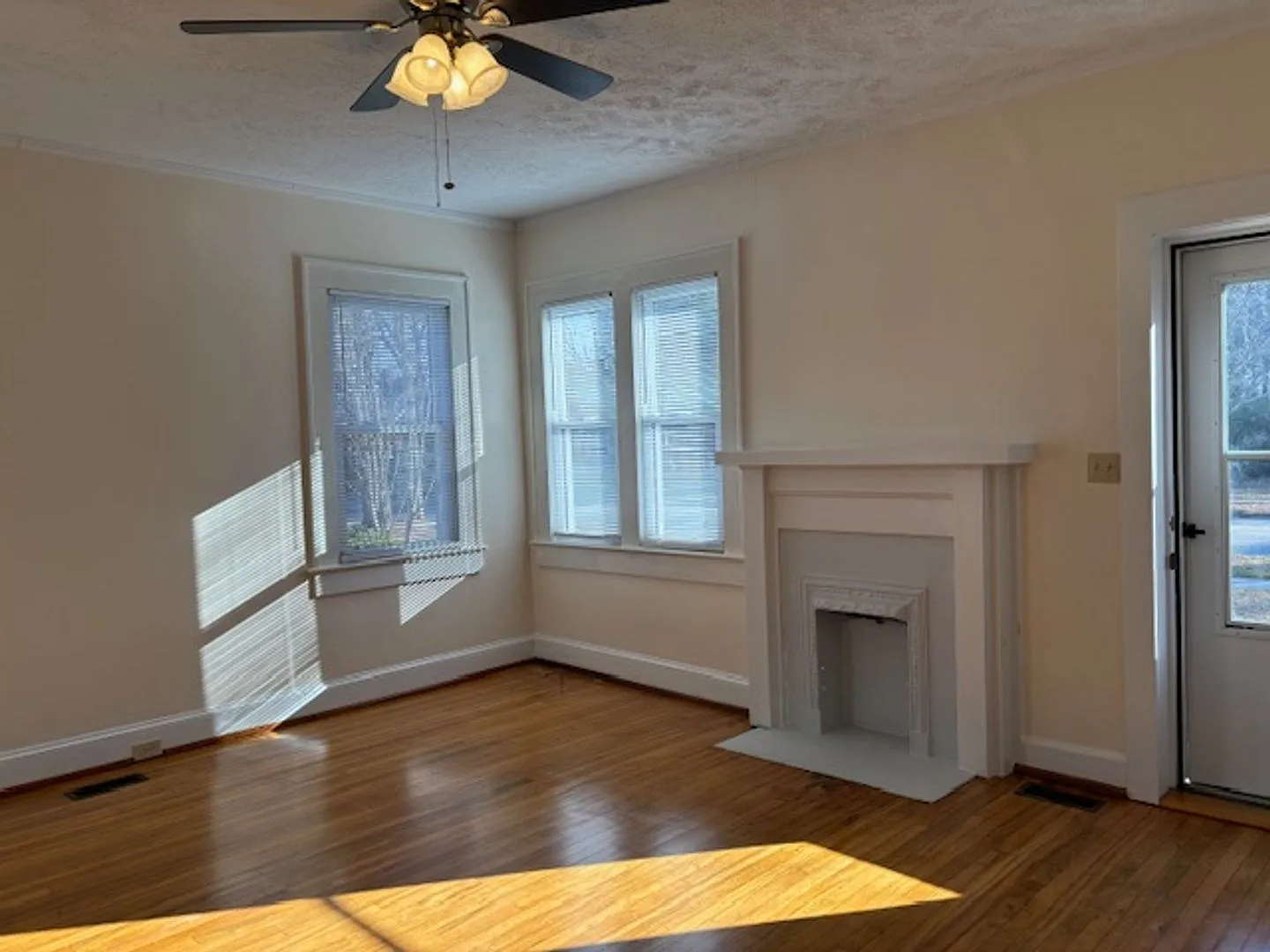 3-Bedroom, 2-Bath Brick Home — Photo 2