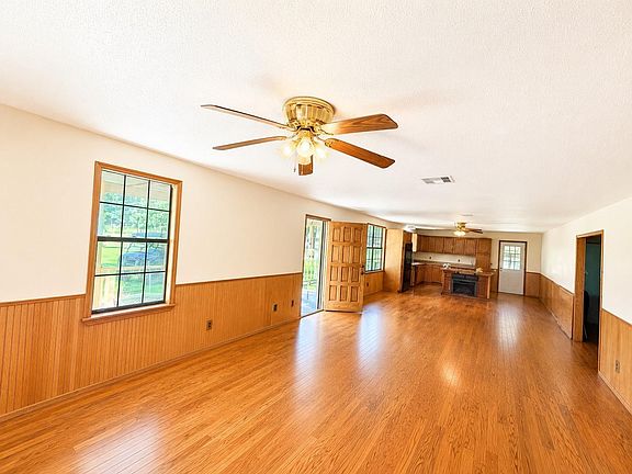 3rd image of 515 County Road 422