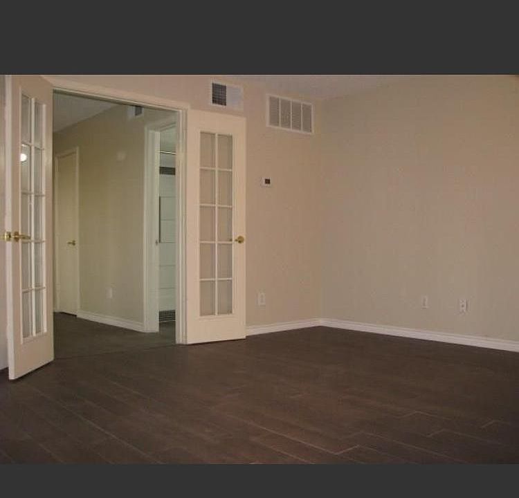 1st image of 2300 Bamboo Dr #I301
