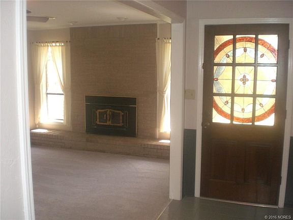 3rd image of 815 Hardy Springs Cir
