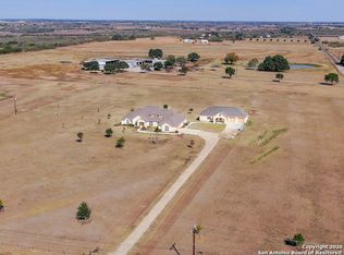 532 N Graytown Rd, Saint Hedwig, TX 78152