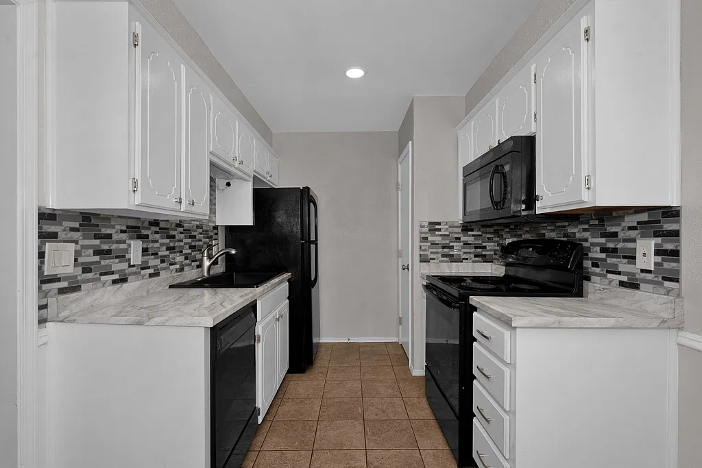 2 bed, 945 sqft, $1,050 — Photo 4